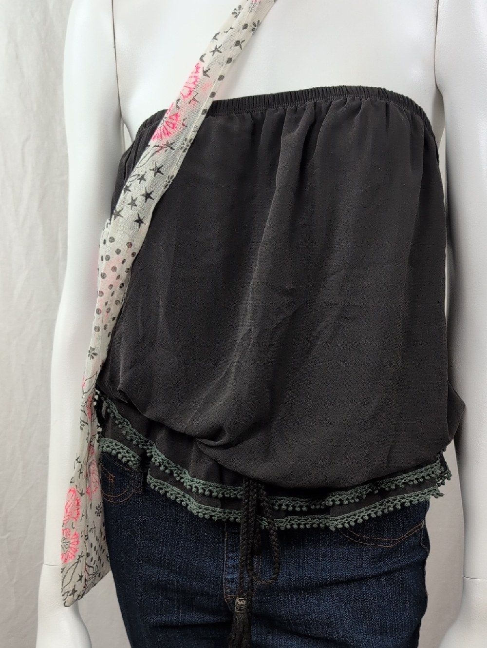 HARPER BLACK STRAPLESS CROCHET HEM TUBE TOP SZ L